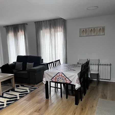 شقة Duplex Bertamirans Angeles المظهر الخارجي الصورة